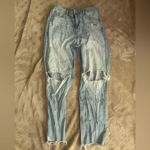 Light wash mom jeans
